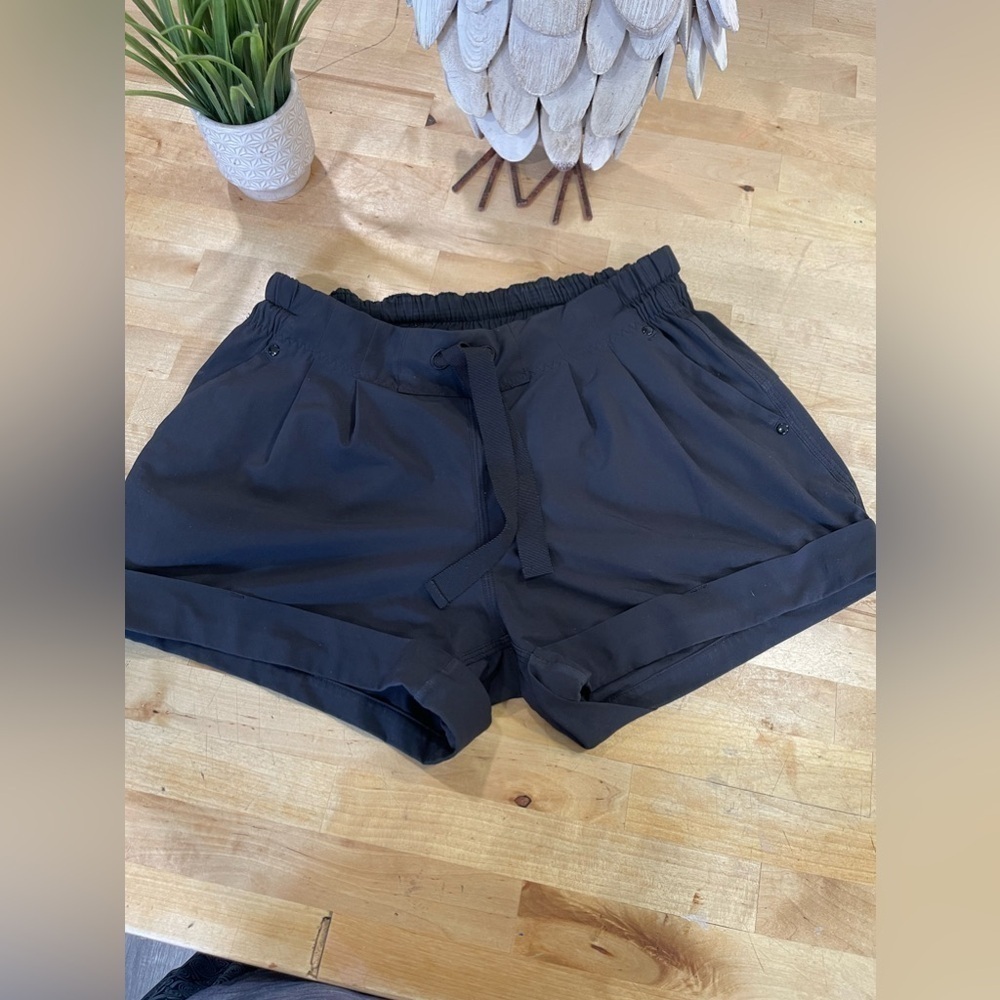 Lululemon Women's Black Shorts